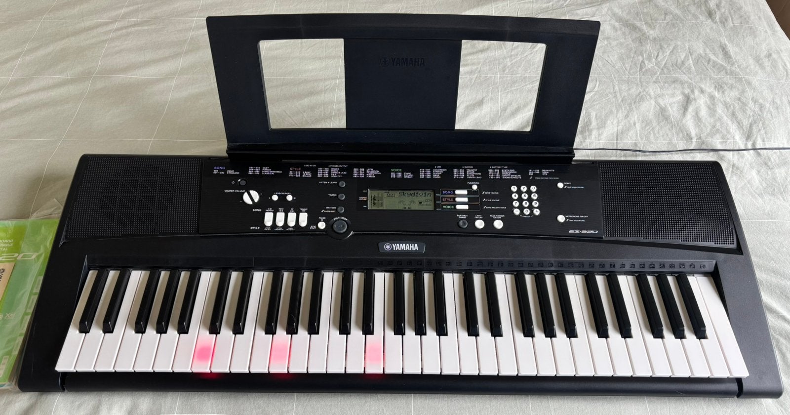Yamaha EZ-220 Keyboard met lichtgevende toetsen, Ophalen, Zo goed als nieuw, 61 toetsen, Yamaha