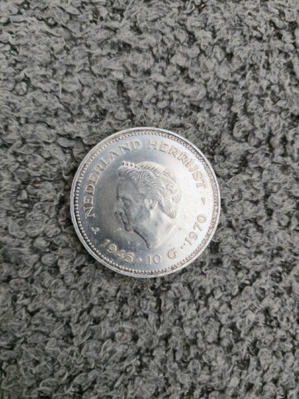 Zilveren munt van 10 gulden herdenkt 'Nederland Herrijst', Ophalen of Verzenden