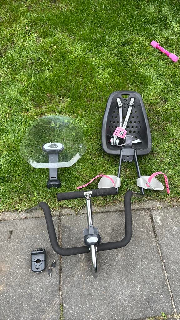 Yepp fiets zitje incl mamastuur en windscherm, Fietsen en Brommers, Fietsaccessoires | Fietsstoeltjes, Ophalen, Gebruikt, Voetsteuntjes