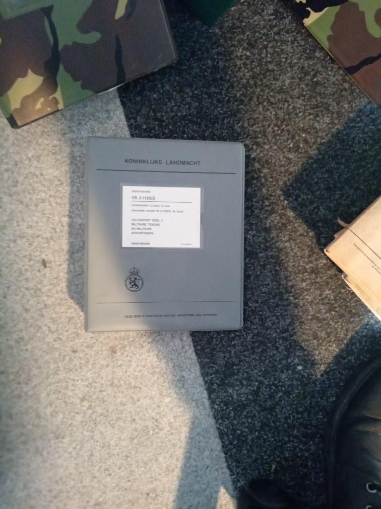 technische handboeken, Verzenden, Zo goed als nieuw, Landmacht, 1945 tot heden