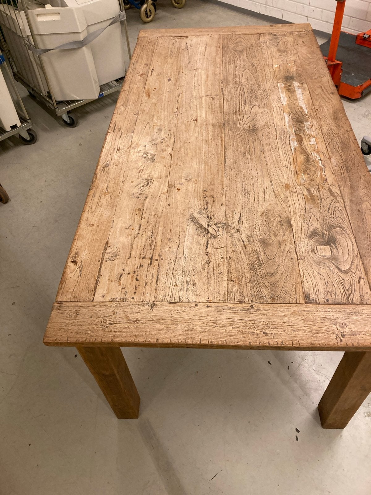 Robuuste houten eettafel - opschuren nodig, Ophalen, Gebruikt, 50 tot 100 cm, Vijf personen of meer