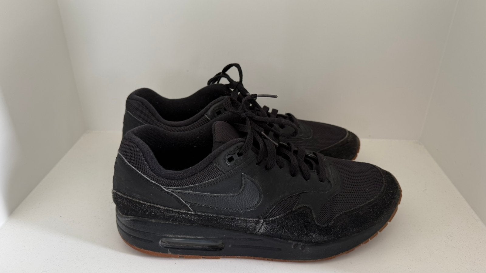 Nike air max 1 black gum 44,5, Ophalen of Verzenden, Zo goed als nieuw, Zwart