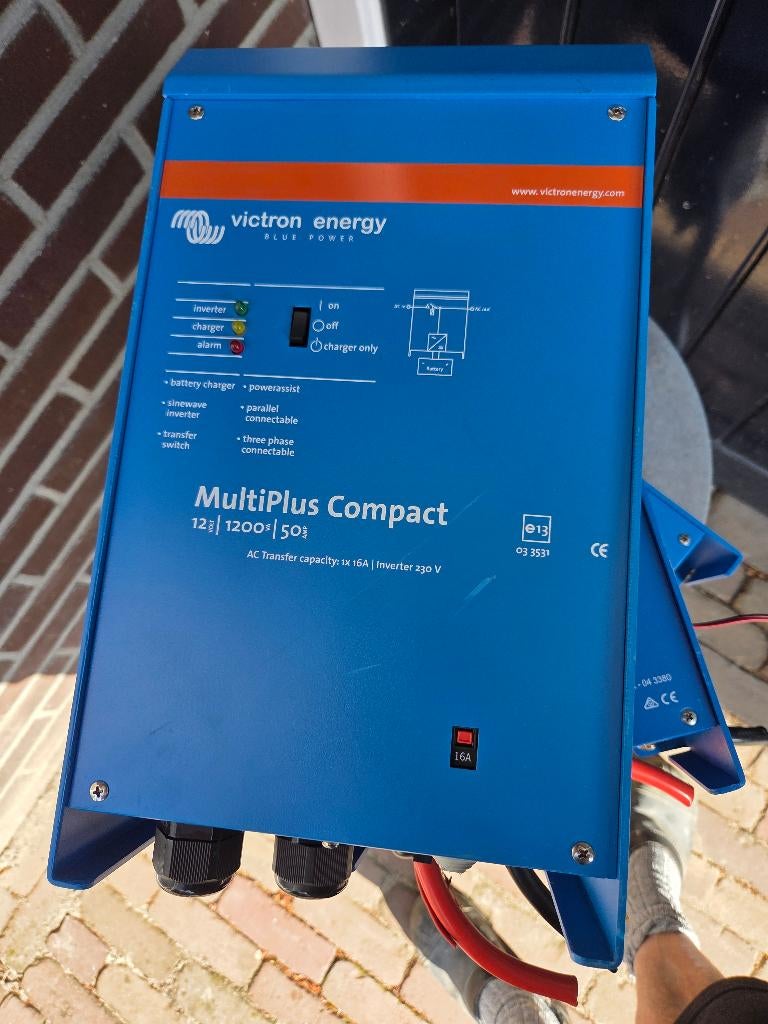 Victron energy Blue power 12/1200 watt omvormer, Ophalen, Zo goed als nieuw