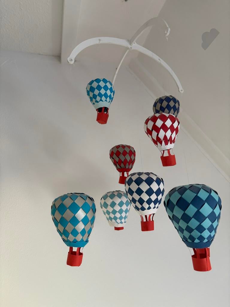 Mobiel met Luchtballonnen voor Baby of kinderkamer, Ophalen of Verzenden, Zo goed als nieuw, Wanddecoratie