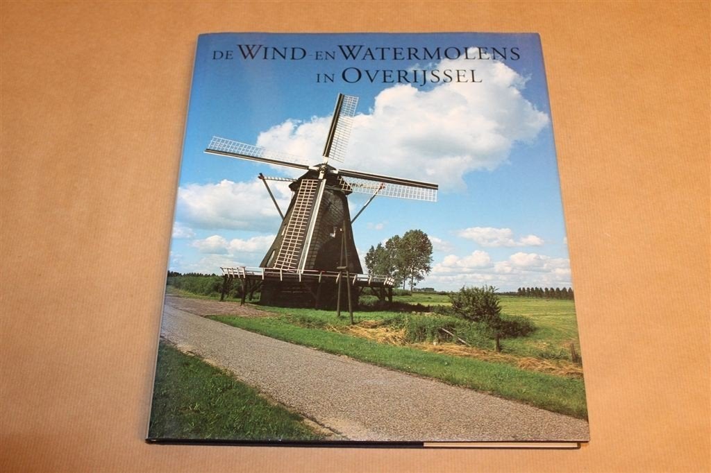 Wind- en Watermolens in Overijssel — Fotoboek & Informatie, Ophalen of Verzenden, Gelezen