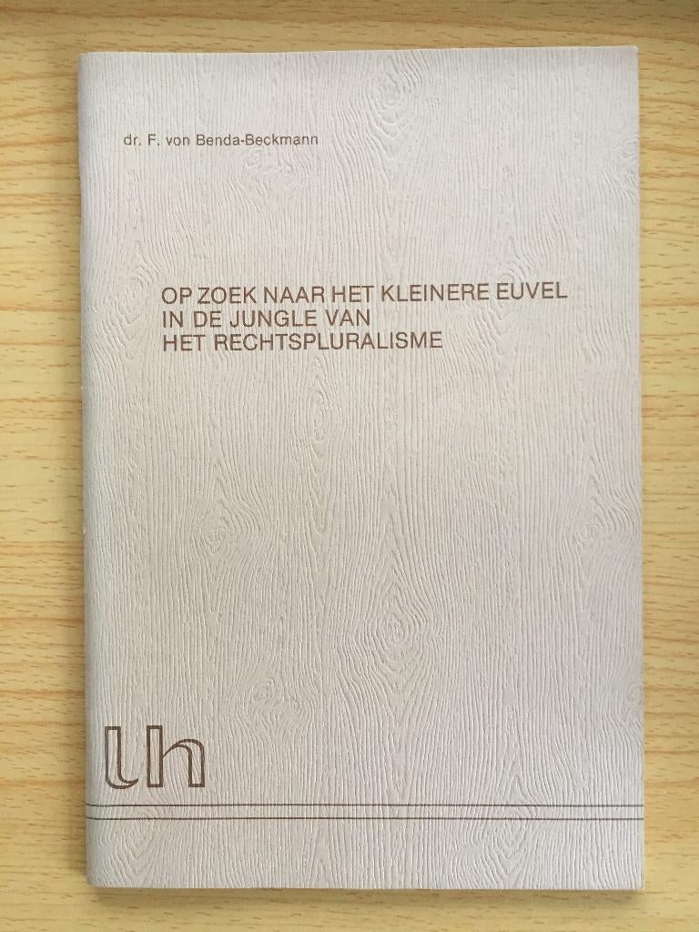 Problemen bij het rechtspluralisme in Indonesië, Boeken, Ophalen of Verzenden, Gelezen, F. von Benda-Beckmann