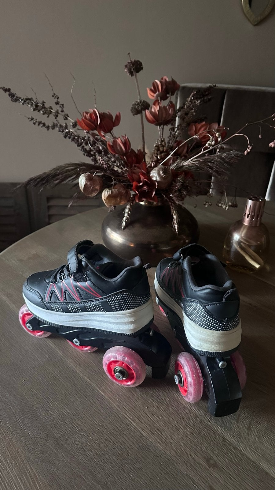 Sneaker skeelers rolschaatsen maat 28 - Zwart/Rood, Kinderen en Baby's, Ophalen of Verzenden, Verstelbaar, Gebruikt, Kinderen