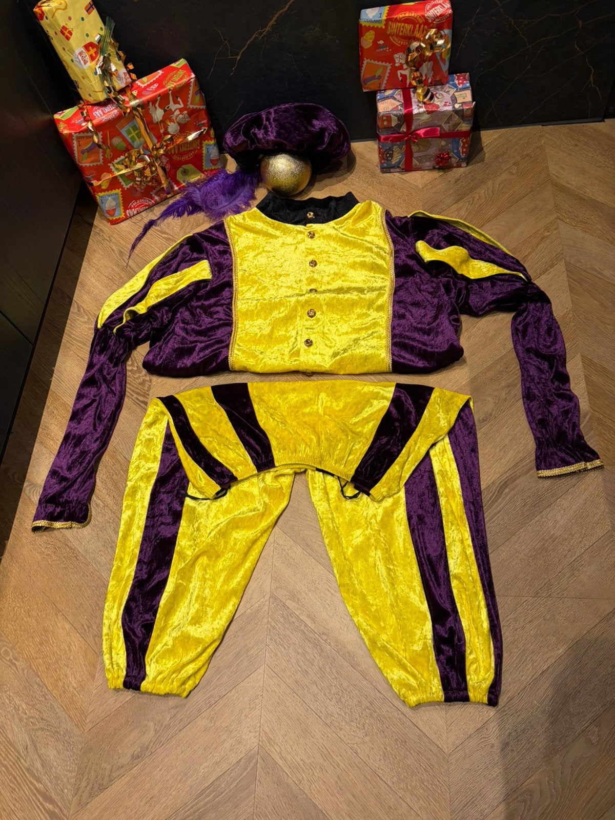 Pietenpak paars geel maat xxl luxe kwaliteit sinterklaas, Ophalen of Verzenden, Zo goed als nieuw