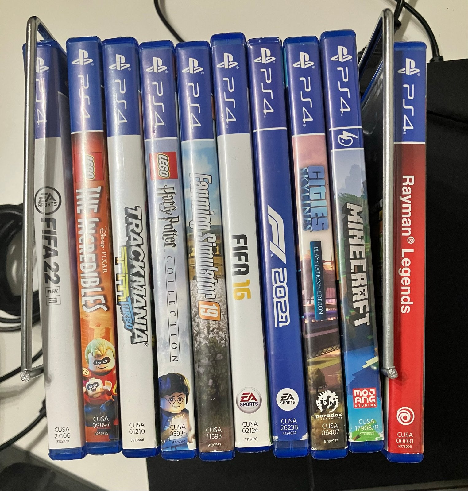 PS4 Console + Controller + 10 Games, Spelcomputers en Games, Games | Sony PlayStation 5, Ophalen, Gebruikt, Overige genres, Eén computer