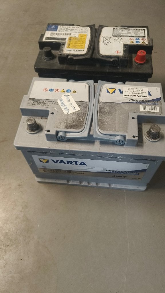 2 x 70Ah 12 VOLT Accu voor 1,5 kW backupsysteem, Auto-onderdelen, Accu's en Toebehoren, Ophalen, Gebruikt, Universele onderdelen
