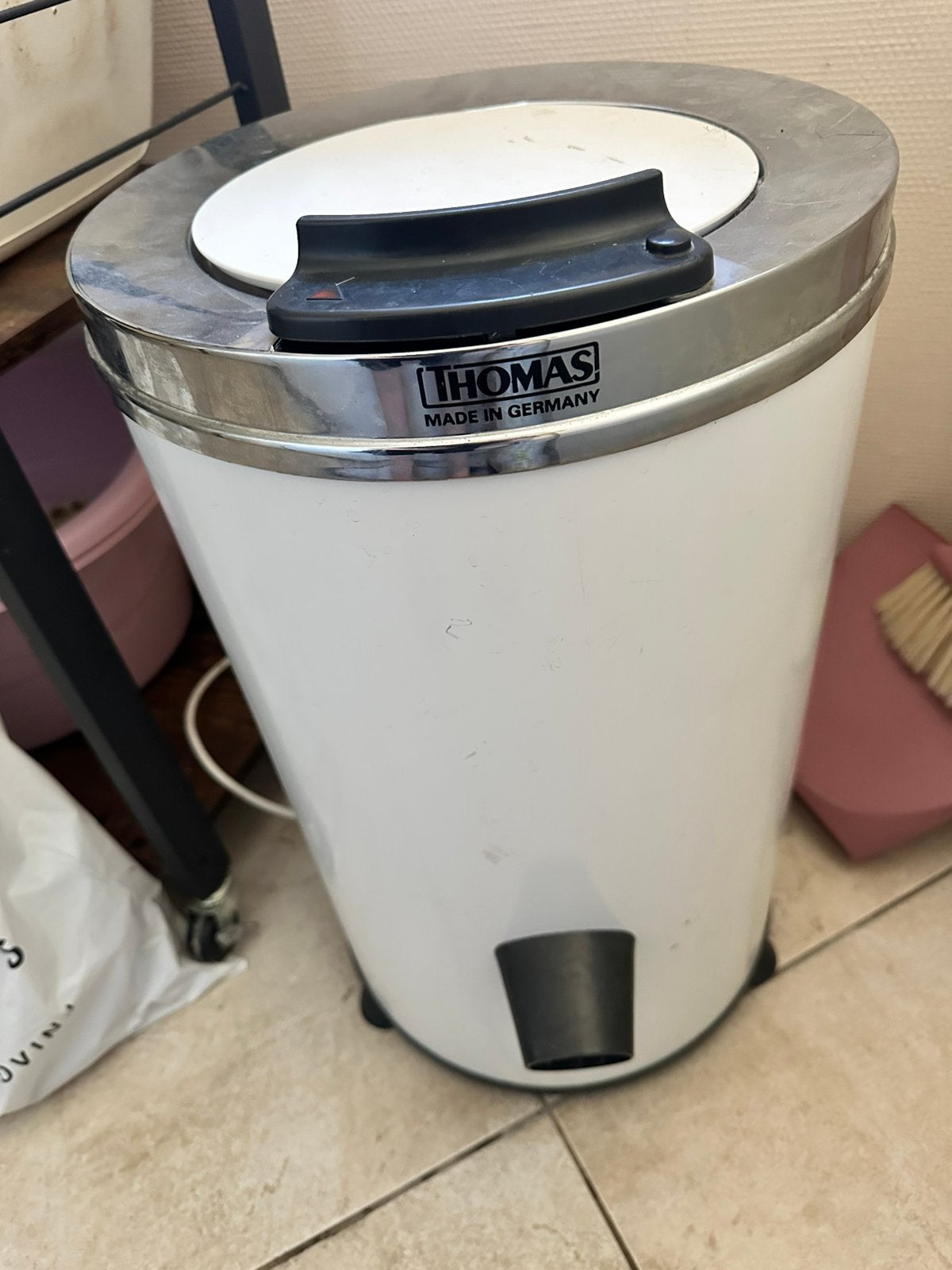 Thomas centrifuge