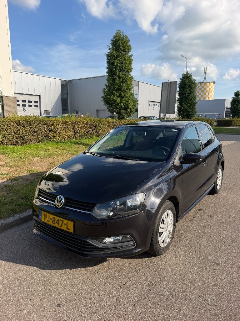 Volkswagen Polo 1.0 MPI 44KW 2016 Zwart, Dealer onderhouden, Stof, 40 €/maand, Zwart