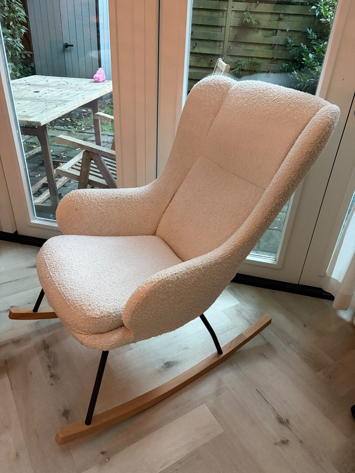 Kave Home Maustin schommelstoel, wit bouclé, Ophalen, Wit, Zo goed als nieuw, Eén