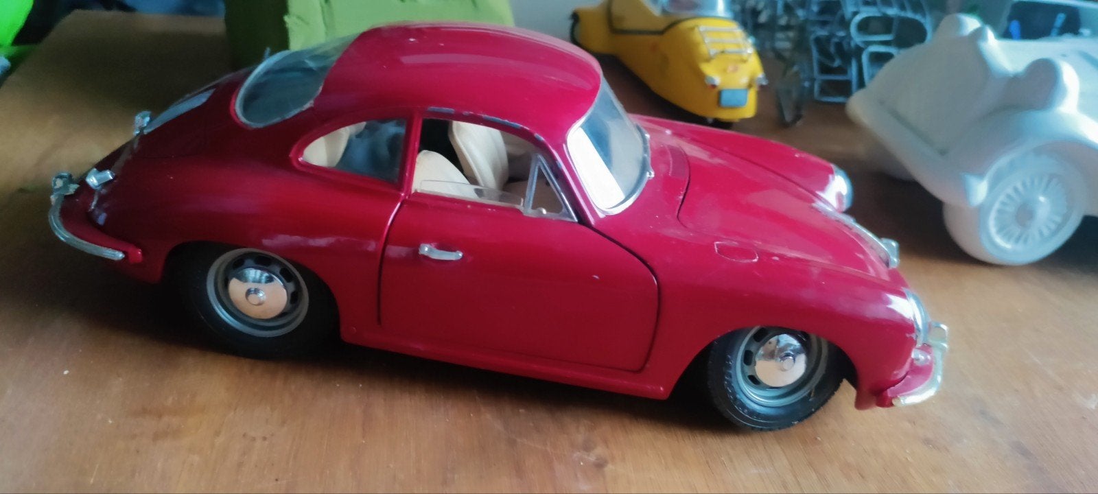 Bburago Porsche 356 B Coupé 1961 - Rood schaalmodel, Ophalen of Verzenden, Zo goed als nieuw, Auto, Bburago