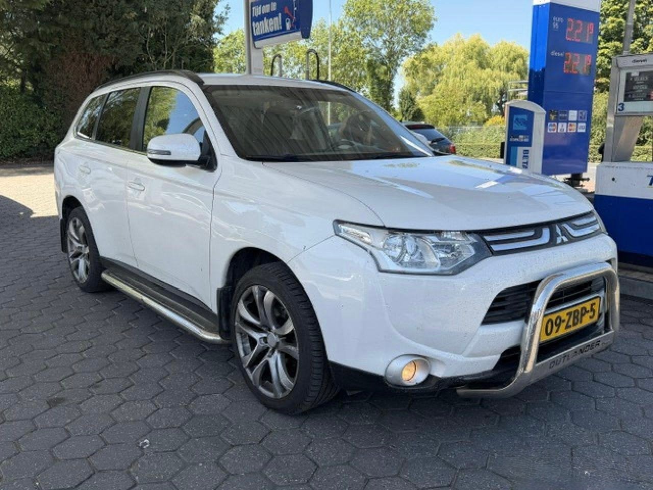 Mitsubishi Outlander FACELIFT 2.2DI-D 110KW 2WD 2012 Wit, 4 cilinders, 2000 kg, Wit, Origineel Nederlands