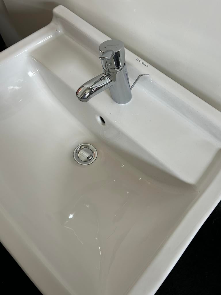 Nieuwe Duravit wastafel met Hansgrohe kraan, Huis en Inrichting, Badkamer | Badkamermeubels, Ophalen, Nieuw, 50 tot 100 cm, Minder dan 100 cm