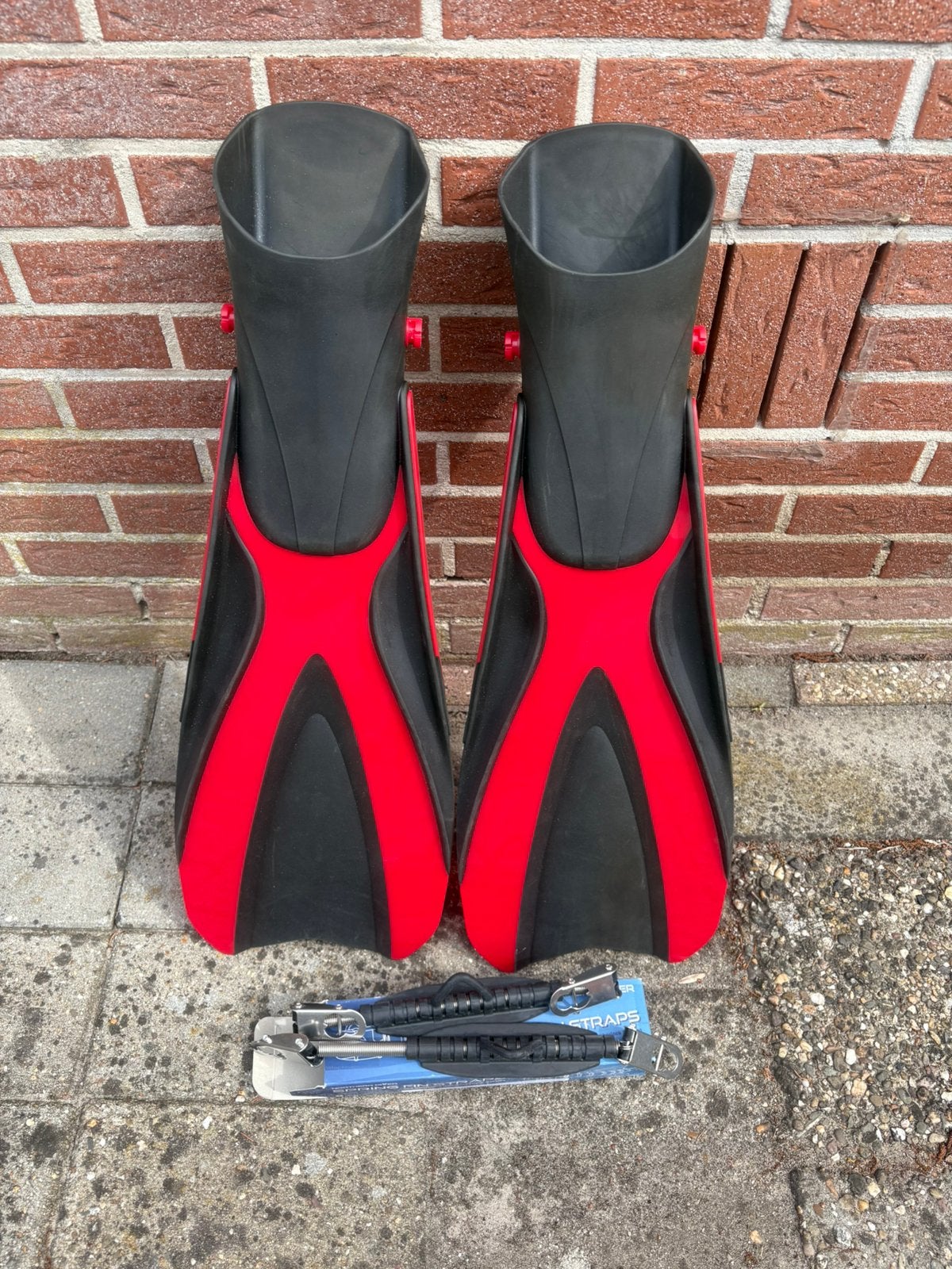 Hart Bellyboat Flippers + RVS Hiel Straps, Watersport en Boten, Hengelsport | Roofvissen, Ophalen, Nieuw, Overige typen