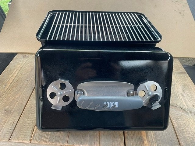 Kleine houtskool barbecue, Ophalen, Zo goed als nieuw, Weber