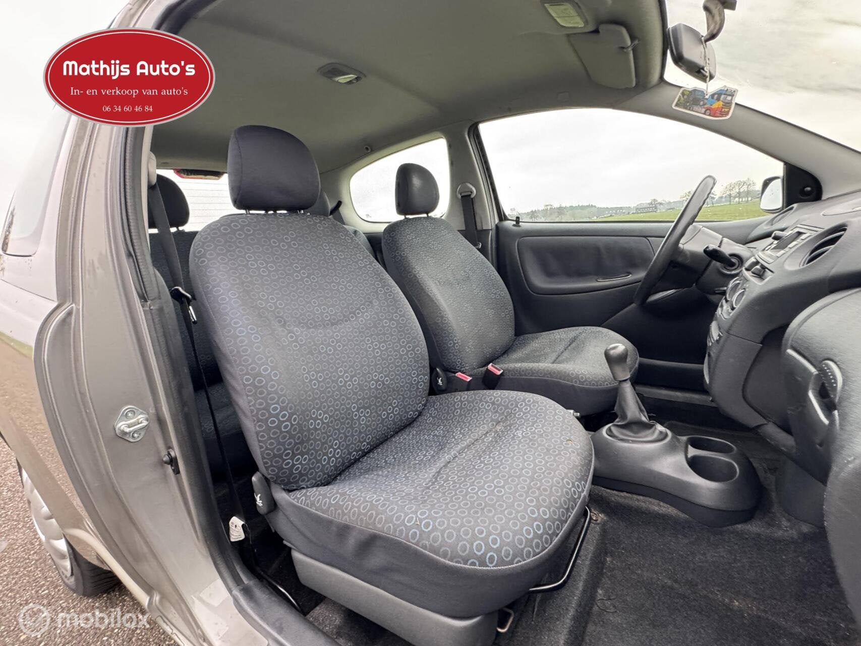 Toyota Yaris 1.0 VVT-i, Auto's, 31 €/maand, 4 cilinders, 400 kg, 855 kg