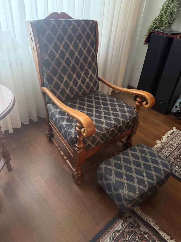fauteuil met voetenbankje, Huis en Inrichting, Fauteuils, Ophalen, Minder dan 75 cm, Zo goed als nieuw, Stof