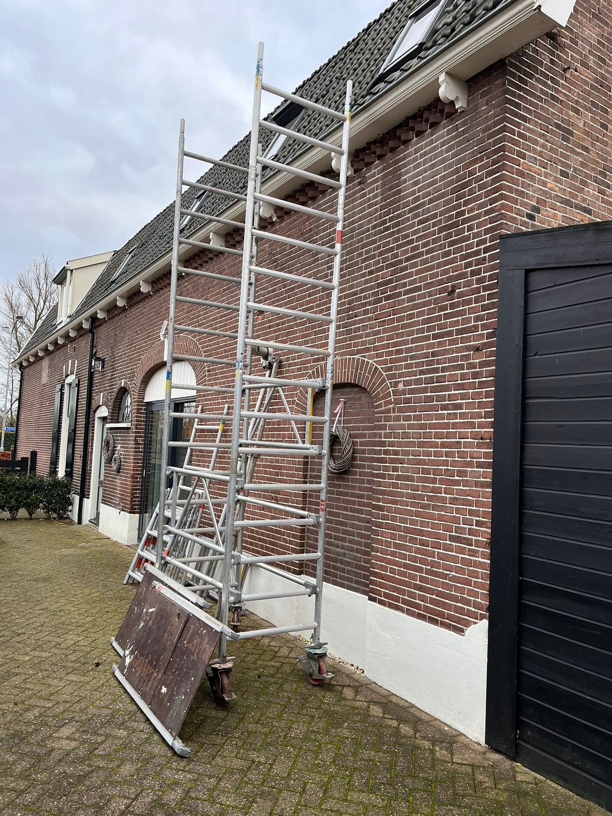 Rolsteiger van Layher incl aanhanger tot 8,2m werkhoogte, Doe-het-zelf en Verbouw, Ophalen, Zo goed als nieuw, Rolsteiger of Kamersteiger