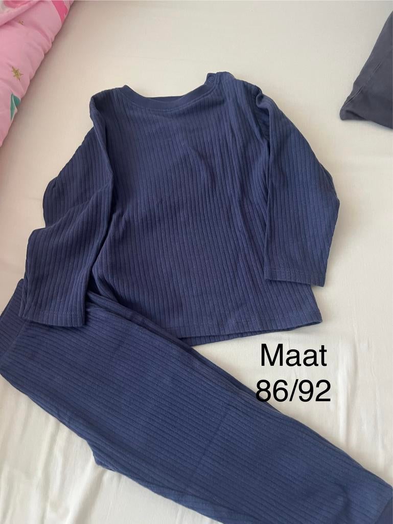 Donkerblauwe geribbelde pyjama maat 86/92, Ophalen of Verzenden, Gebruikt, Overige maten