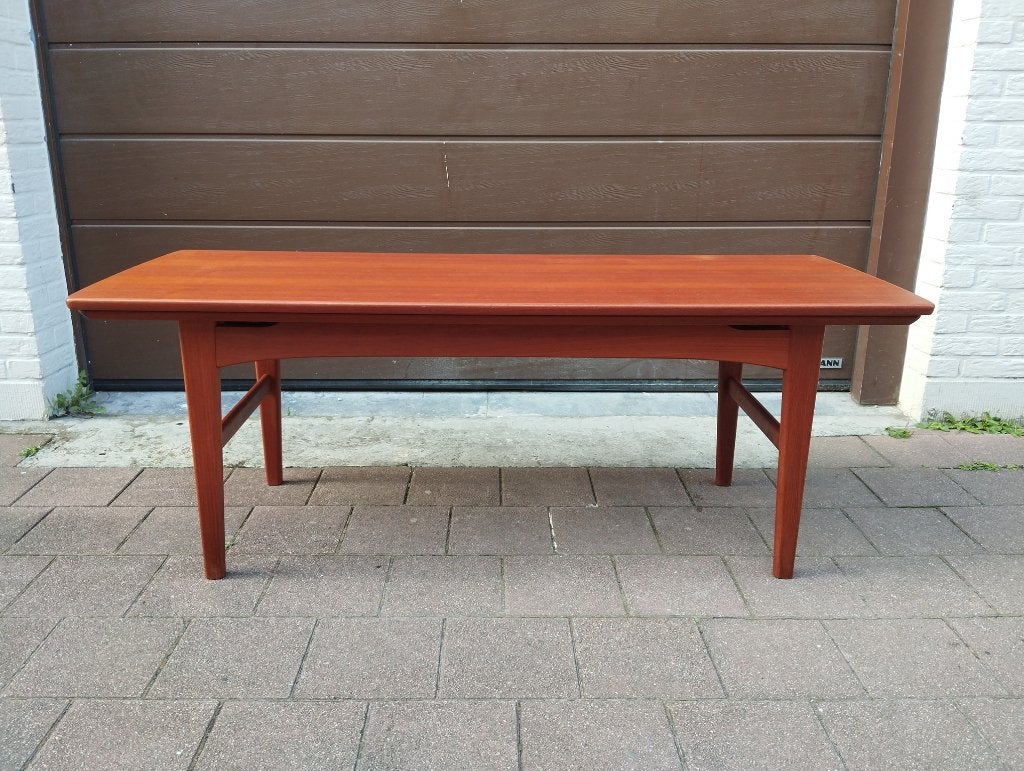 Deense sixties MCM salon-/eetkamertafel-Niels Bach, Ophalen