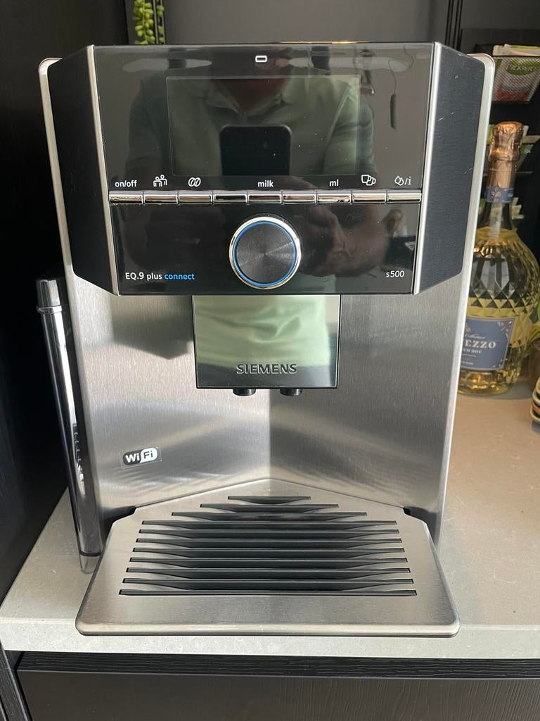 Siemens EQ9 Plus S500 Connect, Ophalen, Afneembaar waterreservoir, Koffiemachine, Zo goed als nieuw
