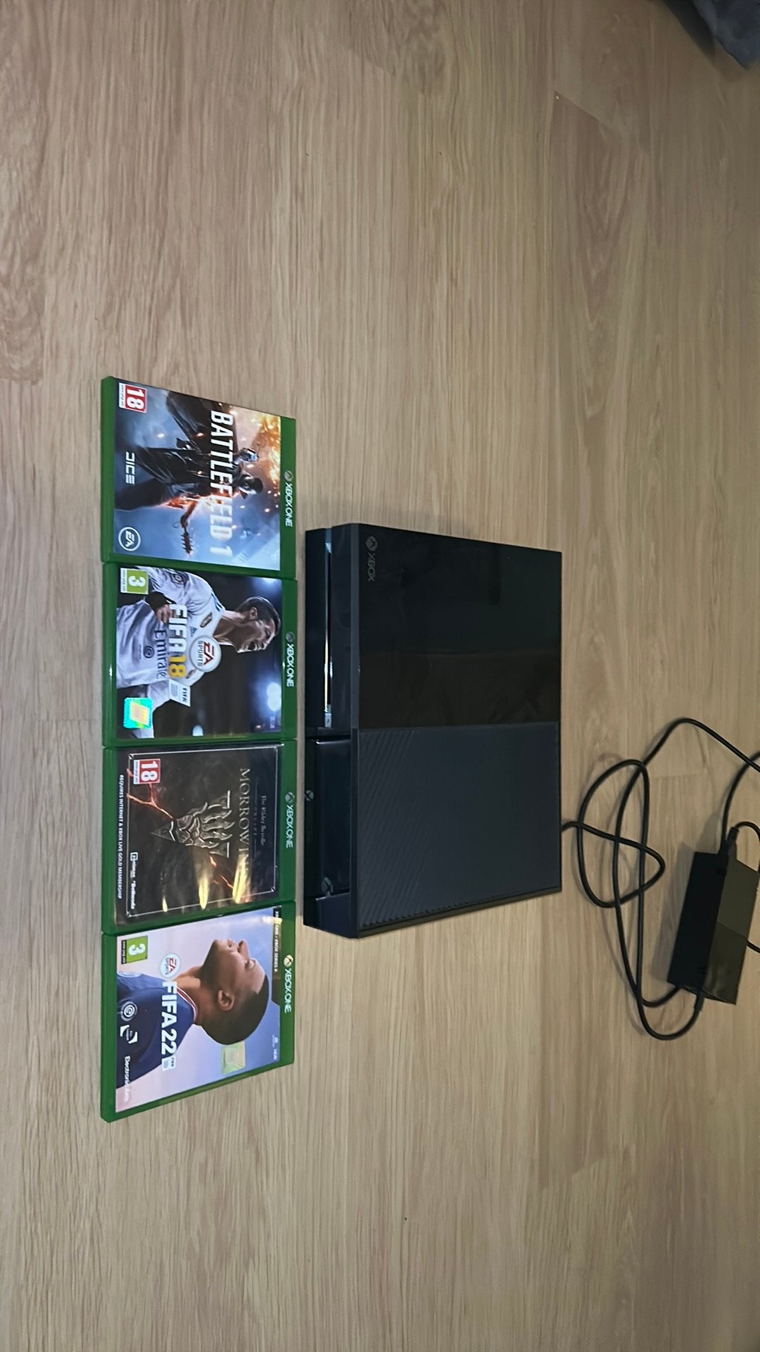 Xbox One console + 4 games, Spelcomputers en Games, Ophalen of Verzenden, Zo goed als nieuw, 500 GB, Met 1 controller