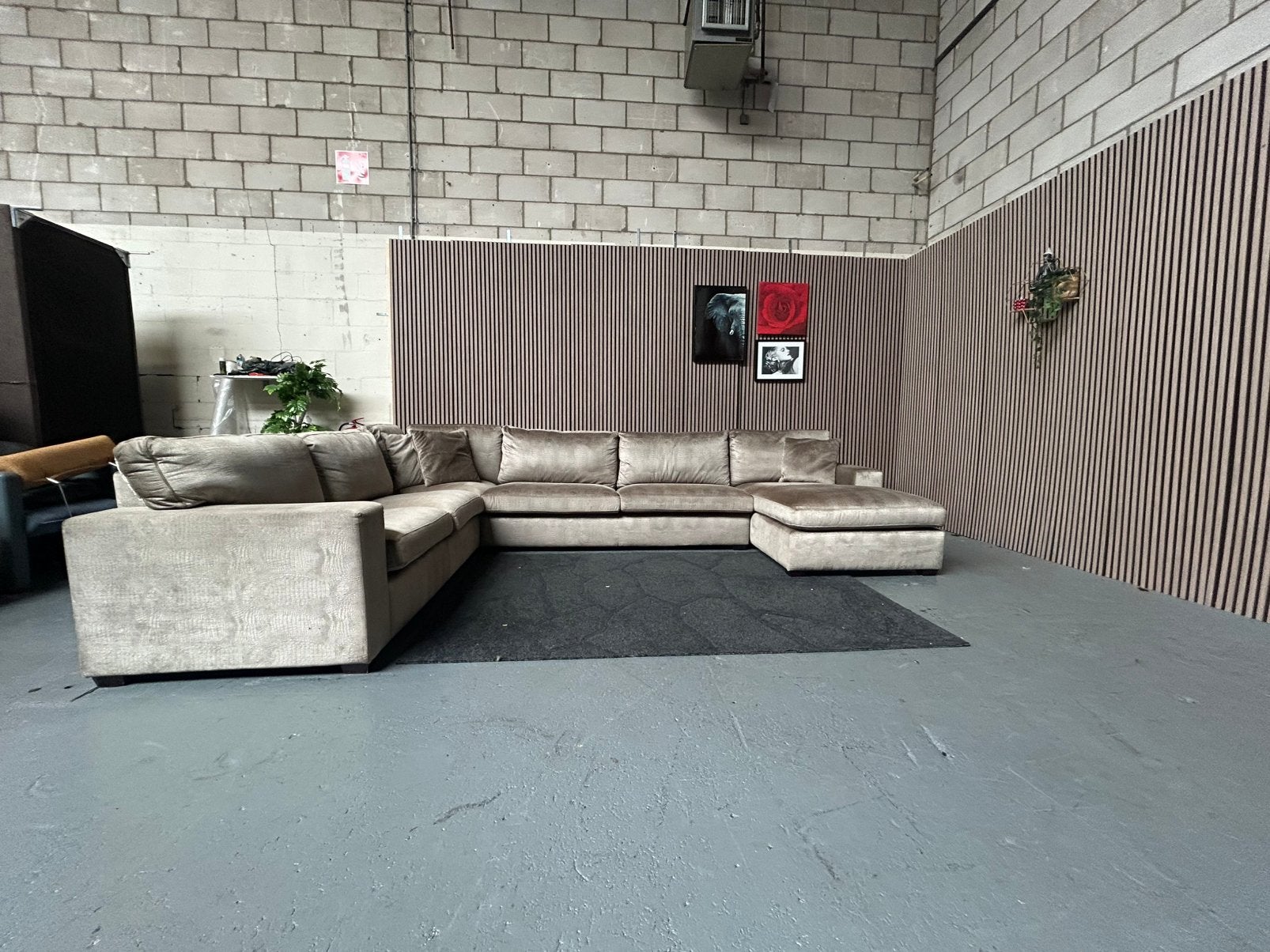 GRATIS LEVERING BEIGE CROCO VELVET 385X170 GEREINIGD