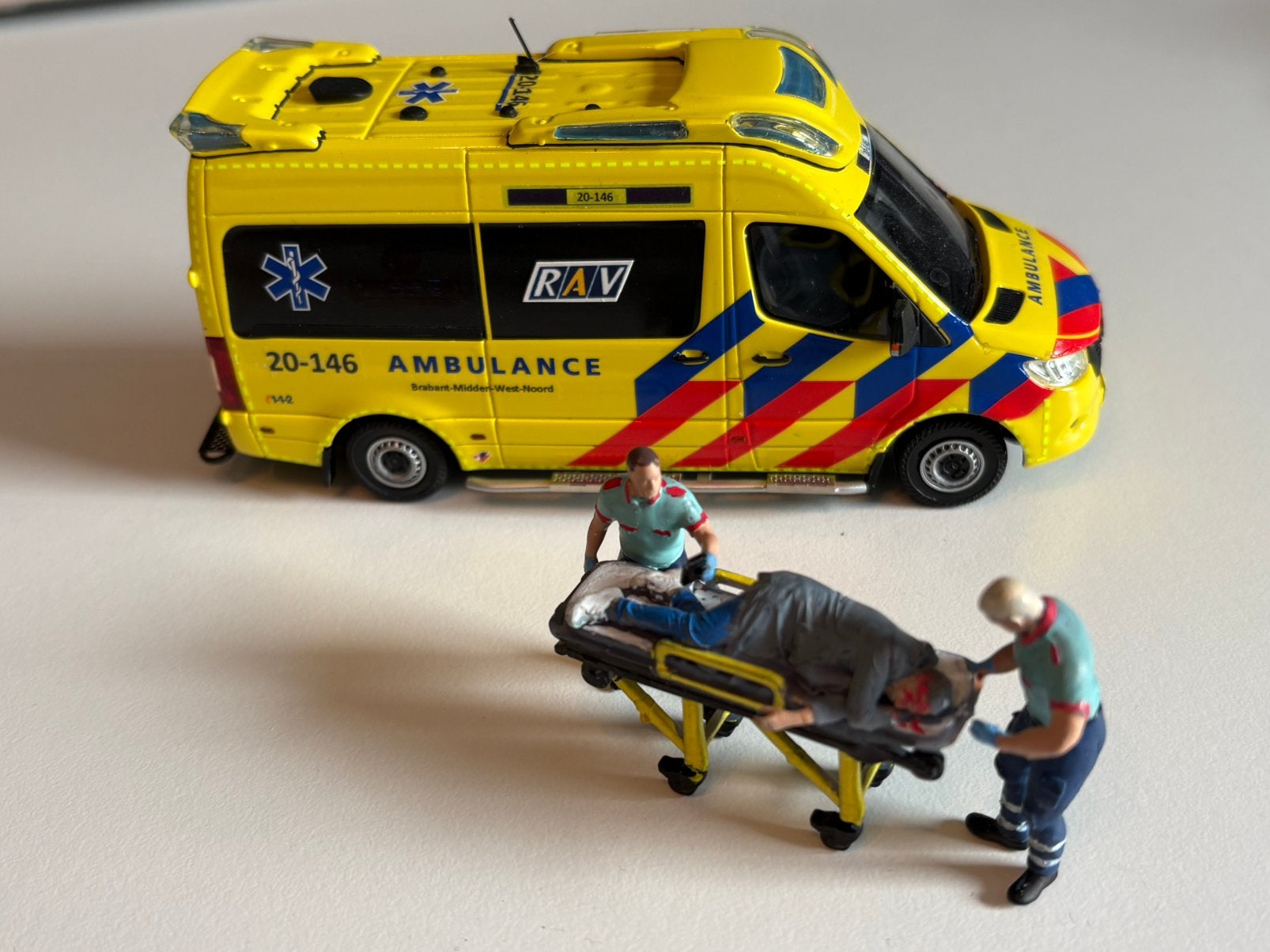 Ambulance figuren verplegers 1/43, Hobby en Vrije tijd, Modelbouw | Figuren en Diorama's, Ophalen of Verzenden, Nieuw, 1:35 tot 1:50
