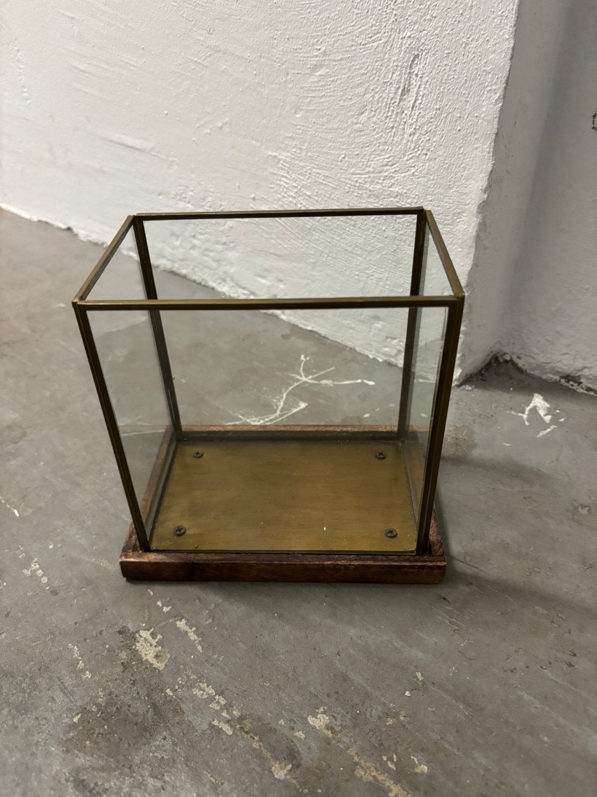 Glazen “stolp” afgewerkt met metaal en hout, Glas, Ophalen of Verzenden, Zo goed als nieuw