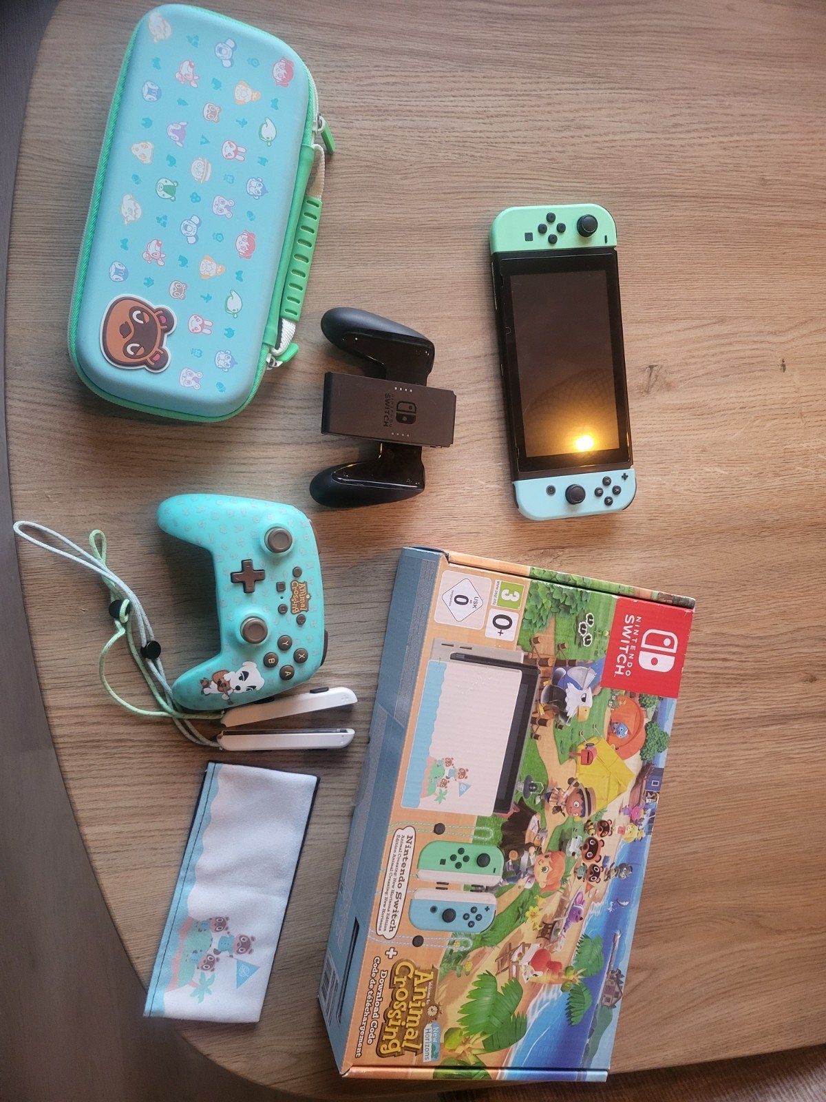 Nintendo Switch Animal Crossing Editie met extra's, Ophalen of Verzenden, Zo goed als nieuw, Met 2 controllers, Switch 2019 Upgrade