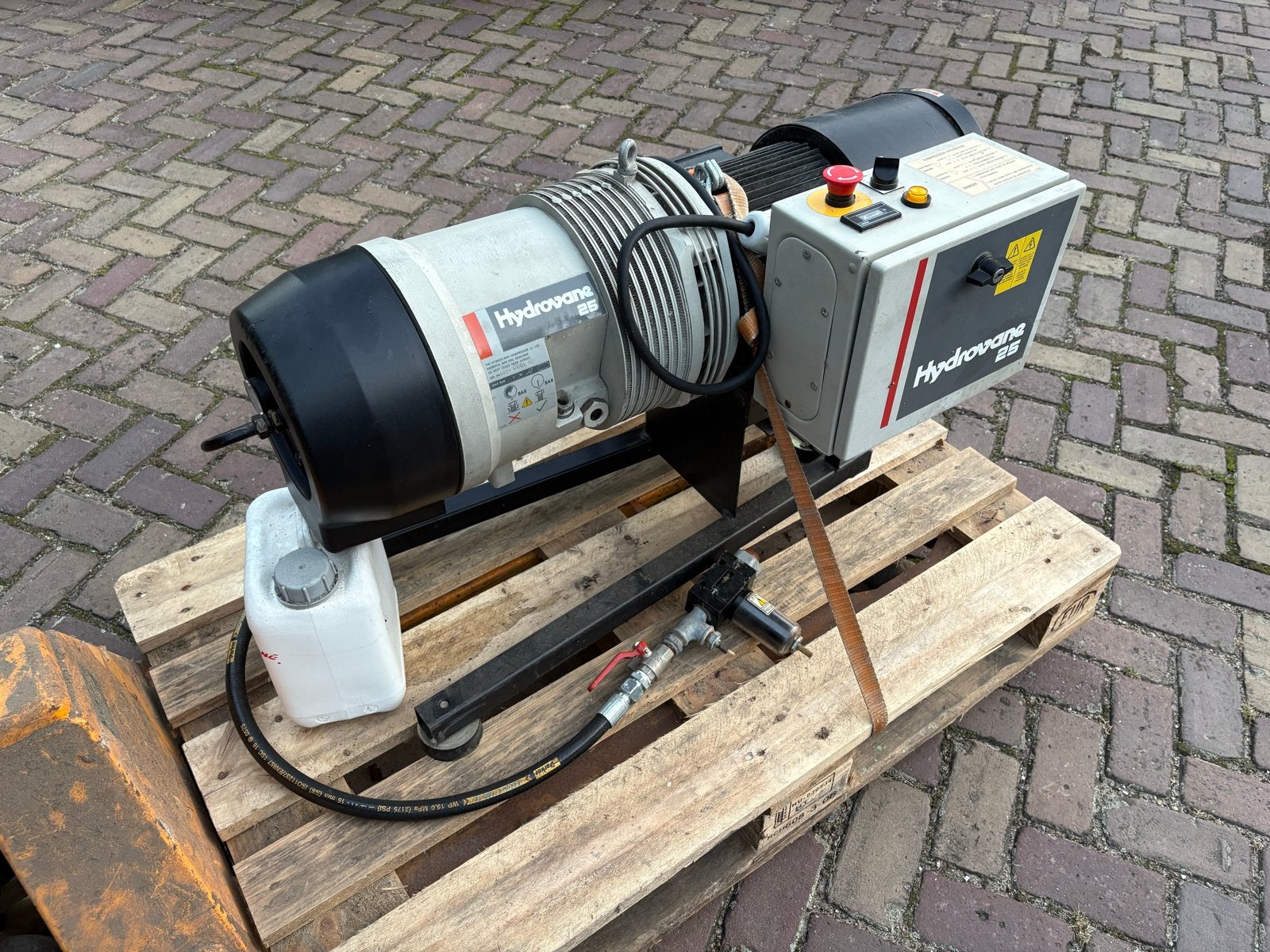 Hydovane 25 schottencompressor - 4kW, Doe-het-zelf en Verbouw, Compressors, Ophalen, Gebruikt, 6 tot 10 bar, 200 tot 400 liter/min