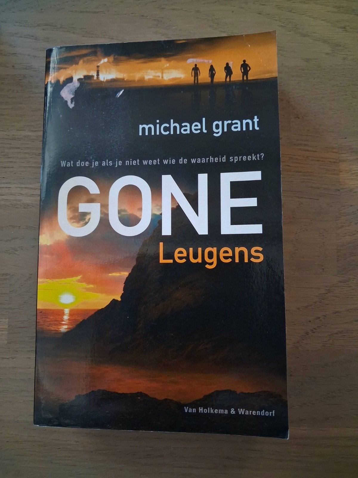 GONE: Leugens - Michael Grant, Ophalen of Verzenden, Zo goed als nieuw, Michael Grant