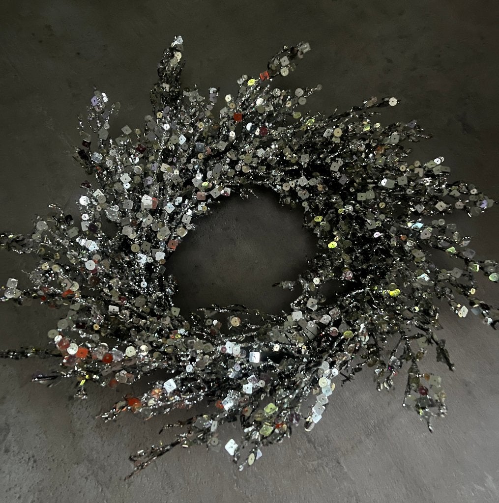 Te koop krans met pailletten +/- 29 cm zilverkleur, Ophalen of Verzenden