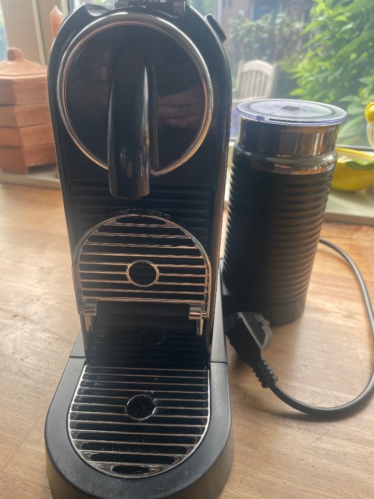 Nespresso machine, Ophalen, Gebruikt, Koffiemachine, Koffiepads en cups