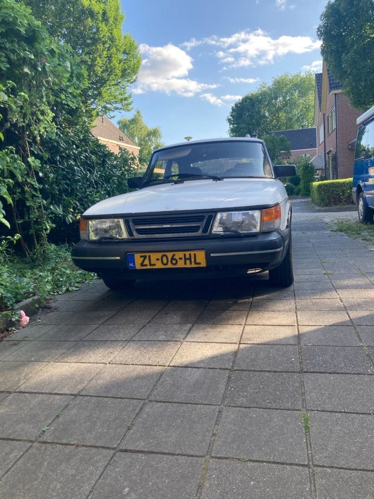 Prima Saab 900  1991 Wit - APK tot 20 Juli 2027!!, Voorwielaandrijving, 4 cilinders, Wit, Origineel Nederlands
