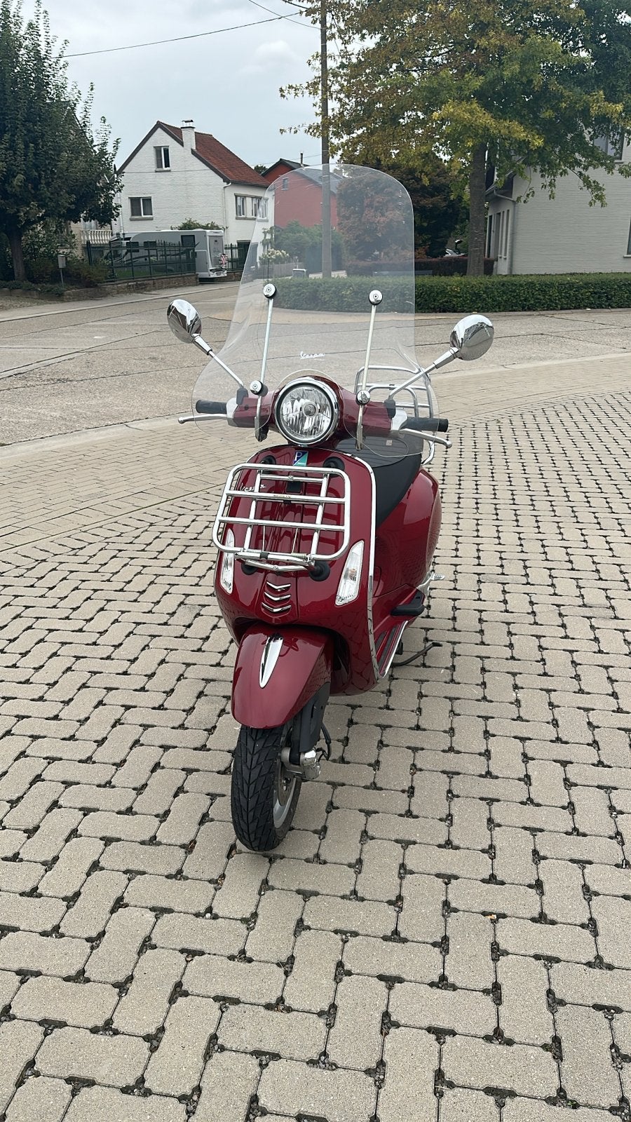 Vespa Primavera 4T 25km/u - Zo goed als nieuw, Fietsen en Brommers, Ophalen, Overige modellen, Zo goed als nieuw, Benzine