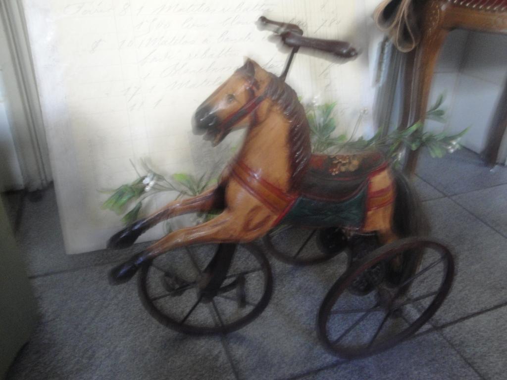 klein antiek paardje nostalgisch, Ophalen of Verzenden