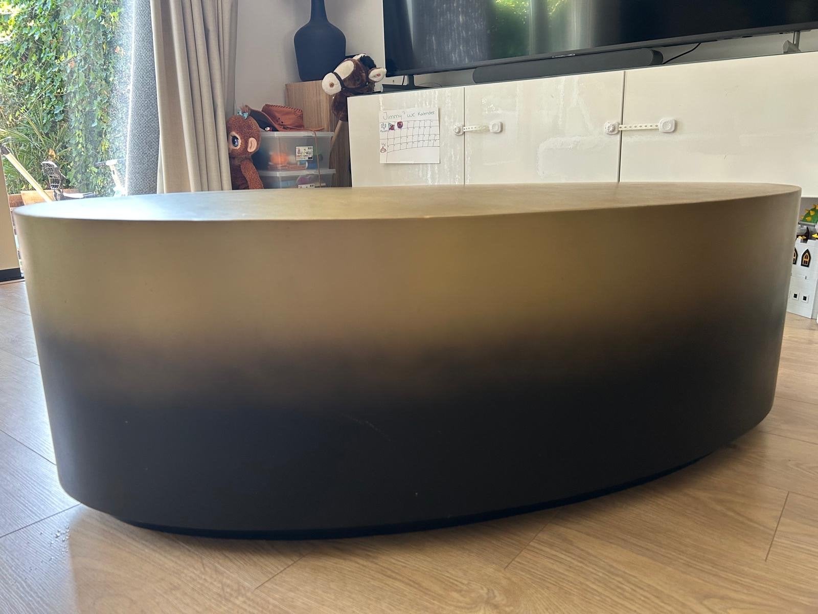 Salontafel ovaal goud/zwart met kleine gebruikerssporen, Overige materialen, Gebruikt, 100 tot 150 cm, Ovaal