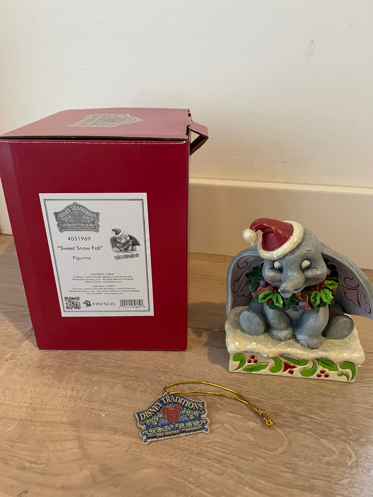 Disney Traditions Jim Shore kerstmis Dumbo sweet snow fall, Ophalen of Verzenden, Overige figuren, Zo goed als nieuw, Beeldje of Figuurtje