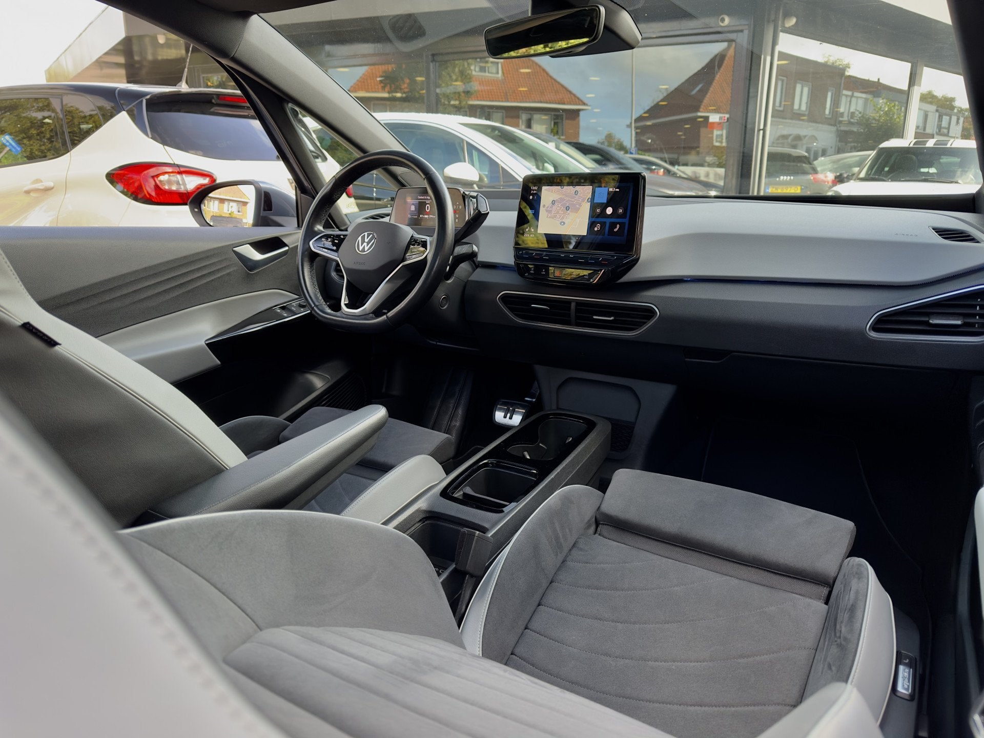 Volkswagen ID.3 PRO 58 kWh BRONZE-EDITION PANODAK SPORT/LEDE, Automaat, Dealer onderhouden, Achterwielaandrijving, Gebruikt