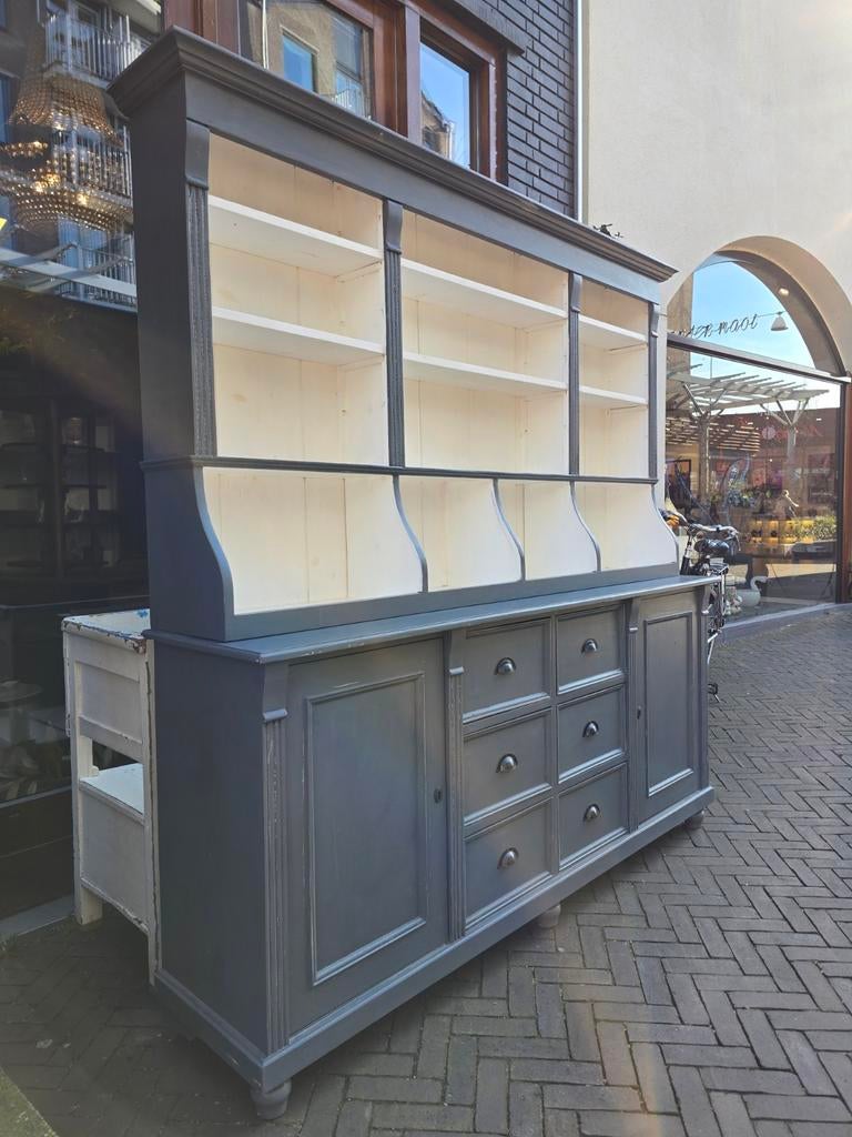 Foto 3 van Charmant grijs-blauwe Grutterskast | Winkelkast | Buffetkast