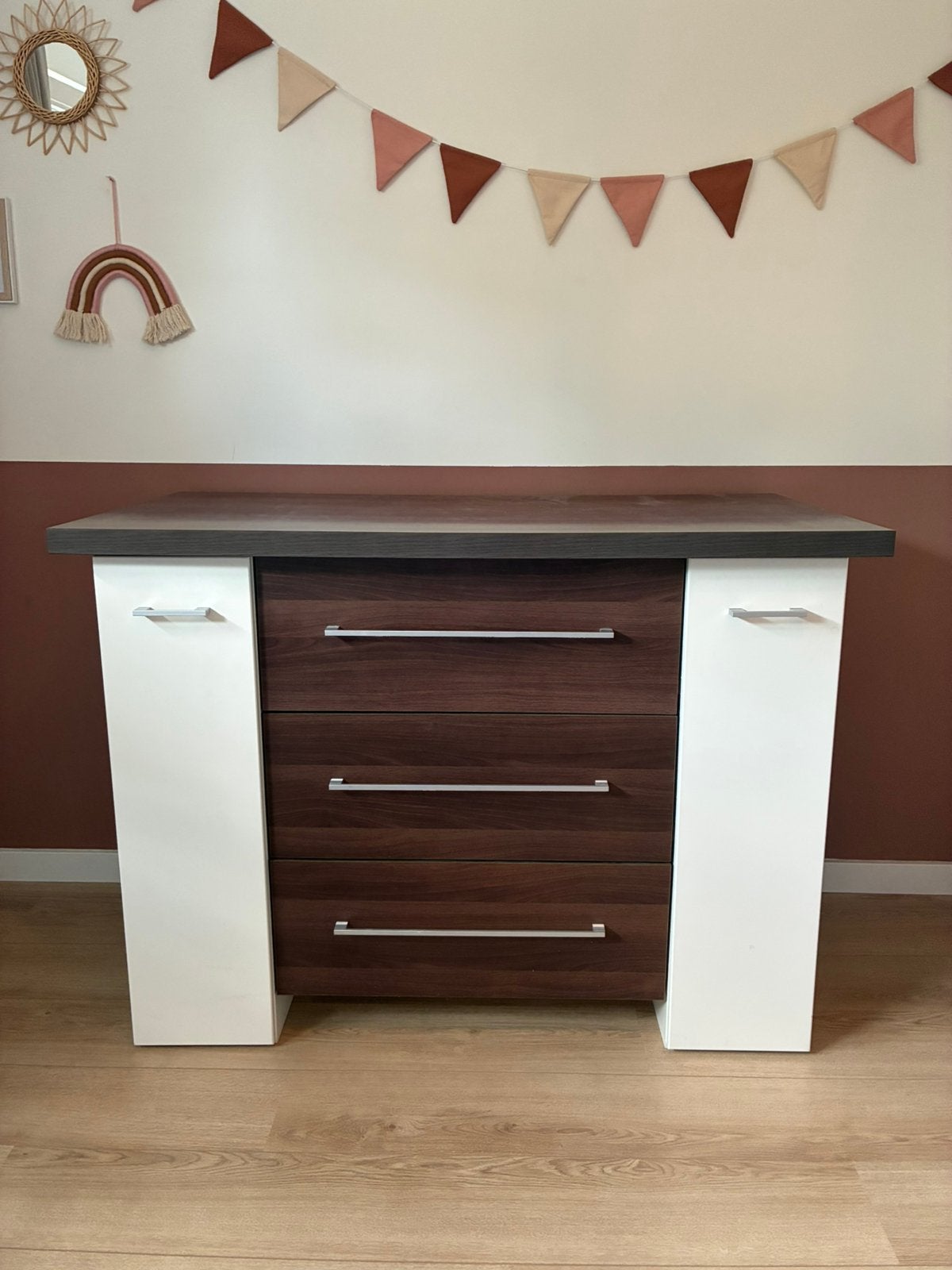 Commode bruin en wit, Ophalen, Gebruikt, 50 tot 70 cm, 100 cm of meer