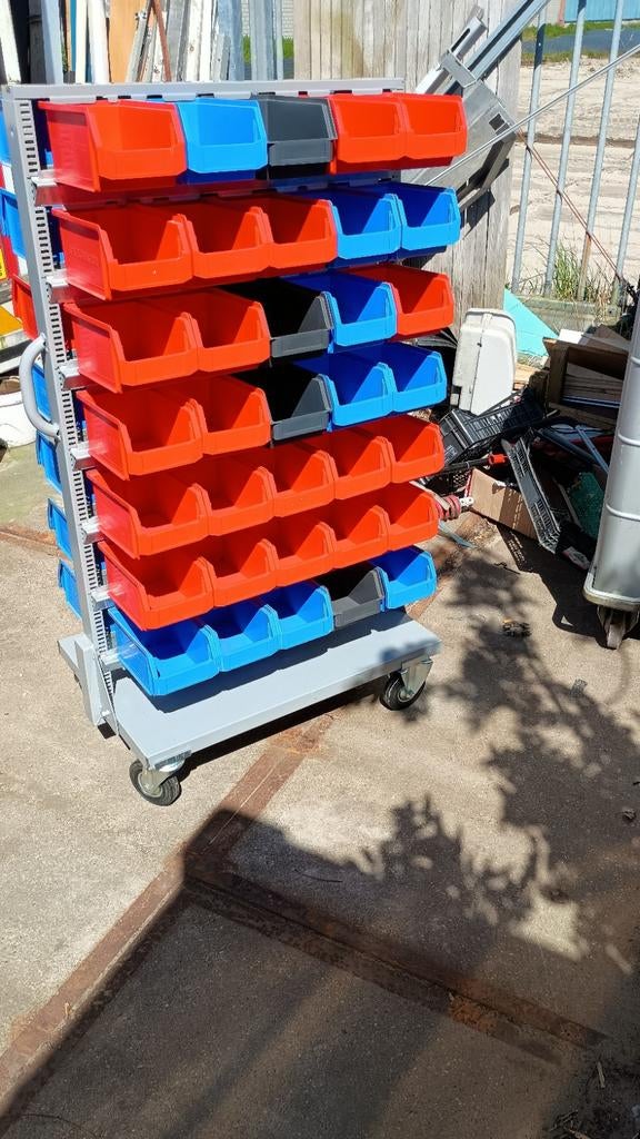 Kar met 70 sorteerbakken, Doe-het-zelf en Verbouw, Kratten en Dozen, Ophalen