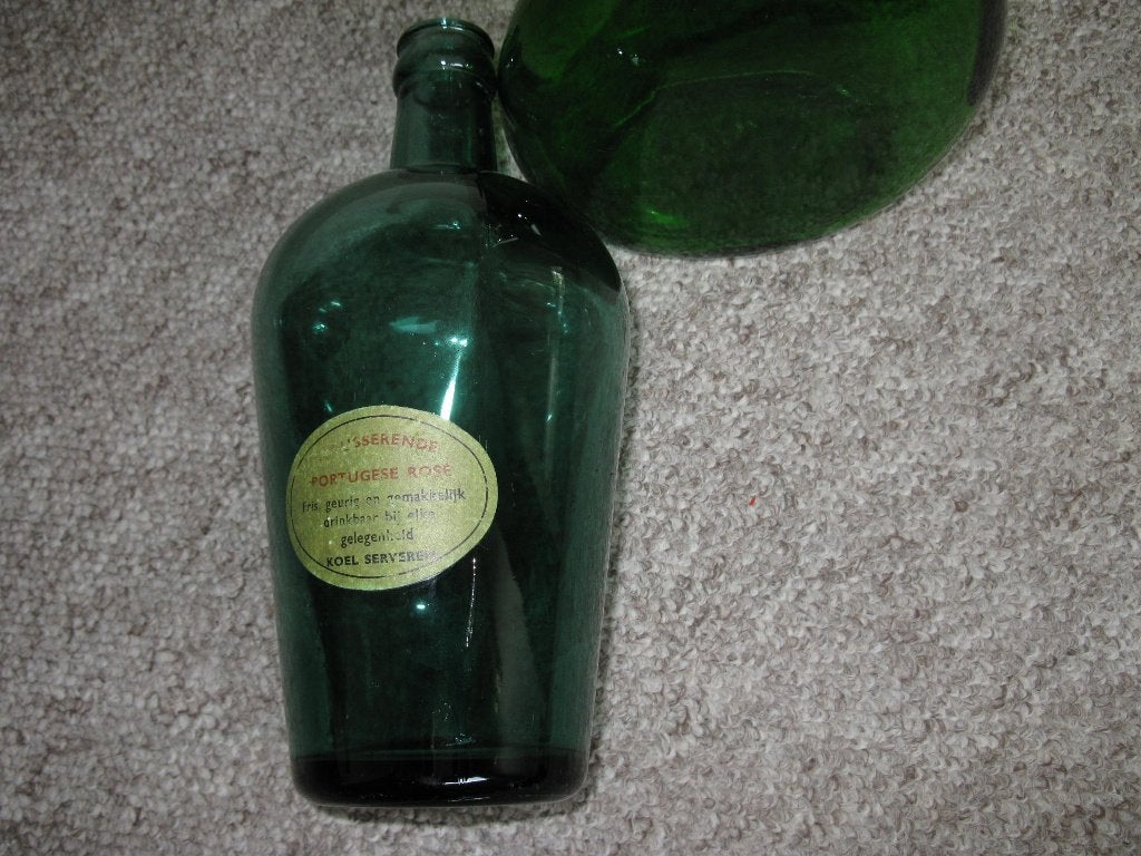 Groene glazen fles, Portugese rosé fles., Ophalen of Verzenden
