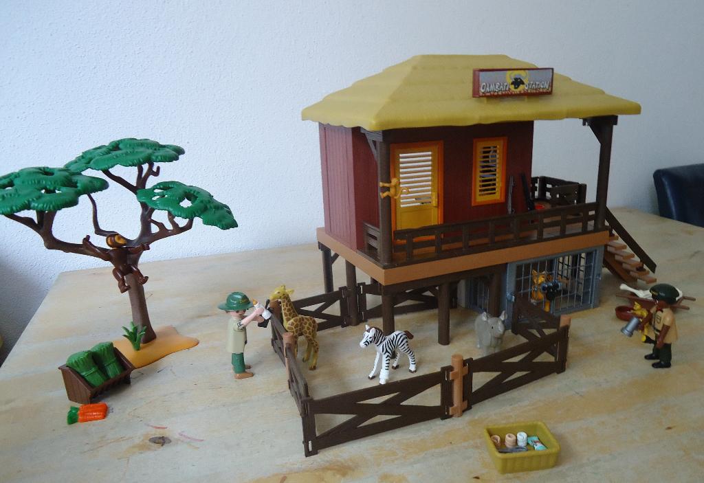 Mooie Playmobil 4826 mega Safari Wild Verzorgingscentrum, Ophalen of Verzenden, Zo goed als nieuw, Complete set