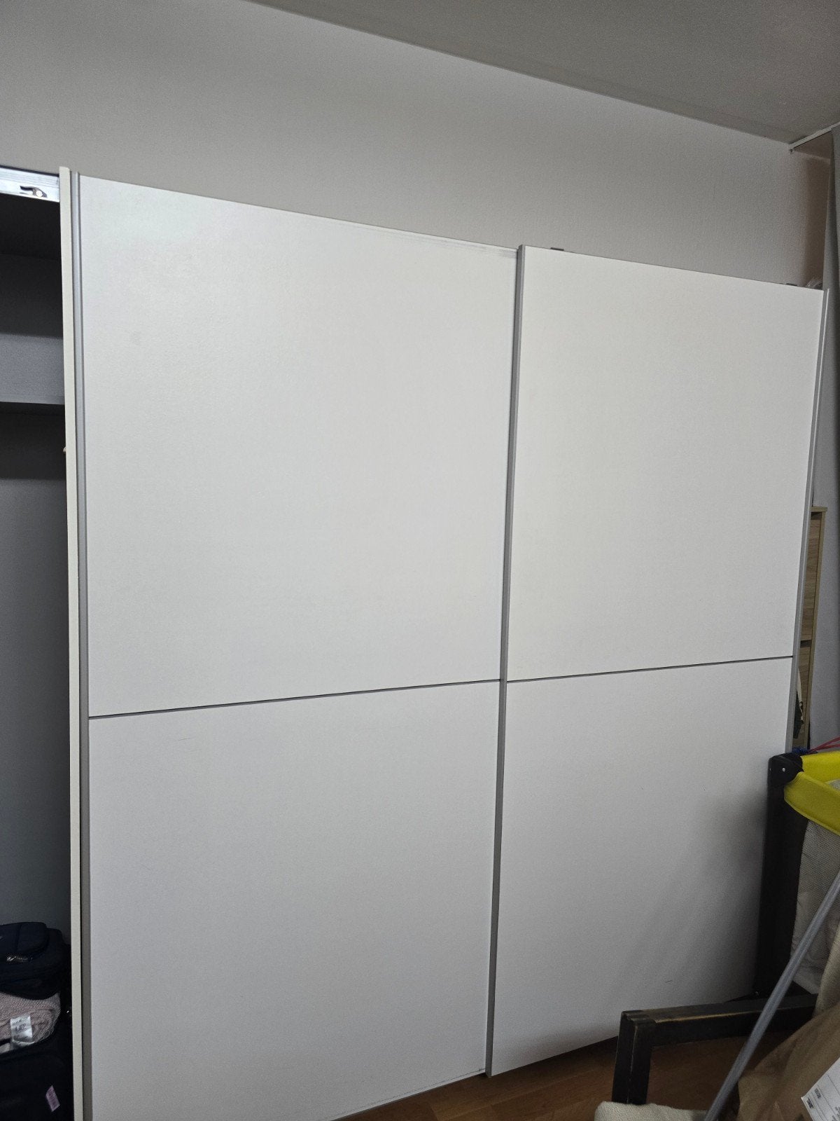 Grote 2 kledingkasten met schuifdeuren, Ophalen, Gebruikt, Met plank(en), 150 tot 200 cm