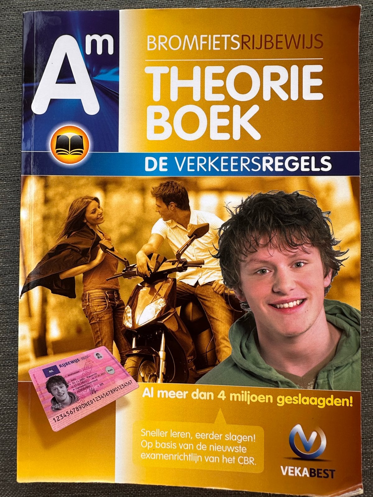Vekabest Bromfiets Rijbewijs Theorieboek - De Verkeersregels, Boeken, Ophalen of Verzenden, Gamma, Zo goed als nieuw, Overige niveaus